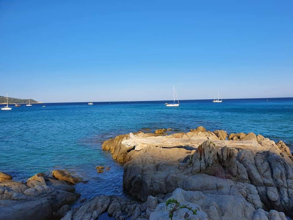 Vue sur la mer de la presqu'île de Saint-Tropez