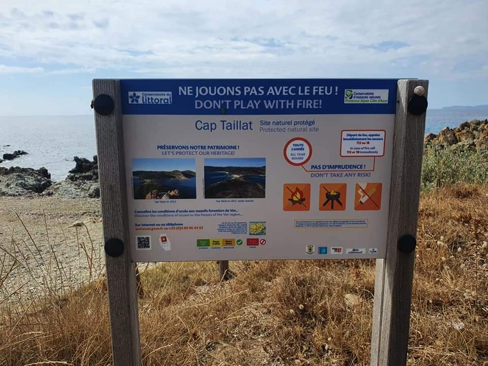 Panneau touristique " Cap Taillat" site nature protégé