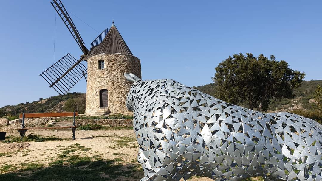 Le moulin Saint Roch (village Grimaud)