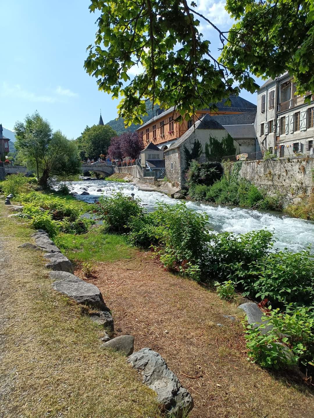 Le village d'Arreau est le centre de la vallée d'Aure